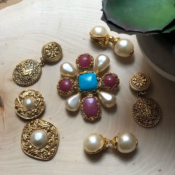 Vintage Chanel Griproix Pin - Picture 7 of 8